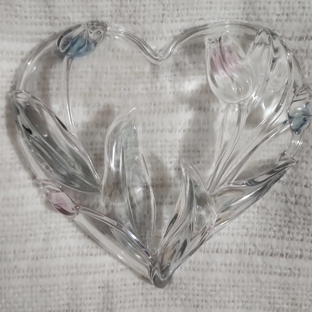 Mikasa Heart Shaped Bowl With Tulips - Picture 2 of 6